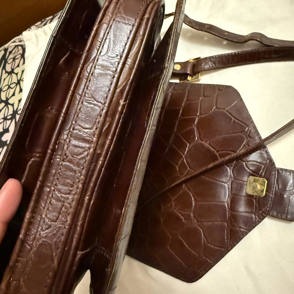 VINTAGE Loewe Dark Brown Croc-Embossed Crossbody Bag - Picture 7 of 9